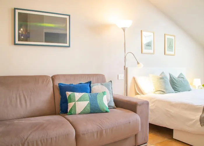 Small Island In Apartment Mailand